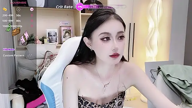 Snapshot of Naiyi-babe chatting on 10/08/25, 02:36 Naiyi-babe online show from 10/08/25, 02:36