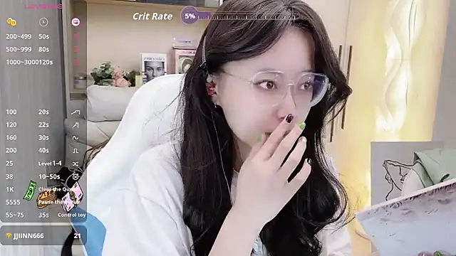 Snapshot of Naiyi-babe chatting on 10/16/25, 01:23 Naiyi-babe online show from 10/16/25, 01:23