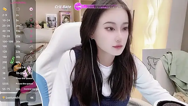 Snapshot of Naiyi-babe chatting on 10/19/25, 03:56 Naiyi-babe online show from 10/19/25, 03:56