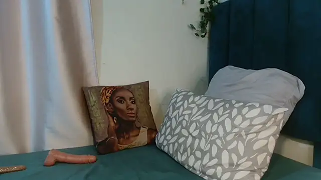 Snapshot of Keishaa-77 chatting on 09/16/25, 03:35 Keishaa-77 online show from 09/16/25, 03:35