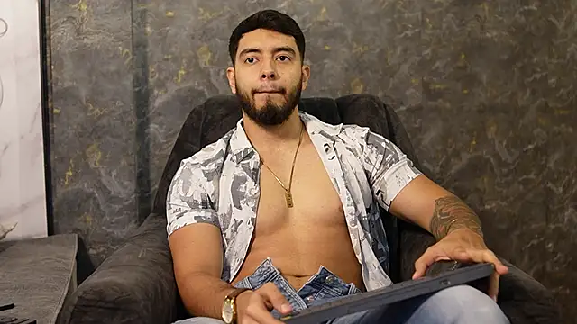 Snapshot of Nick_Vans chatting on 09/27/25, 02:11 Nick Vans online show from 09/27/25, 02:11