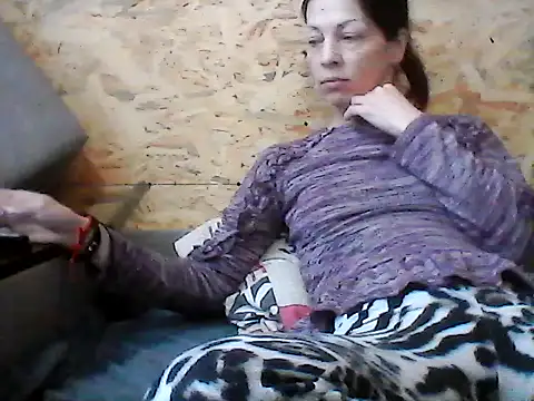 Snapshot of Milana38 chatting on 11/23/25, 10:26 Milana38 online show from 11/23/25, 10:26