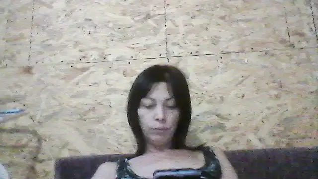 Snapshot of Milana38 chatting on 12/17/25, 01:50 Milana38 online show from 12/17/25, 01:50