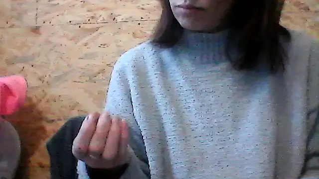 Snapshot of Milana38 chatting on 12/19/25, 10:33 Milana38 online show from 12/19/25, 10:33