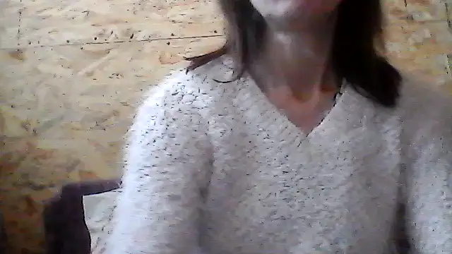 Snapshot of Milana38 chatting on 01/06/26, 01:15 Milana38 online show from 01/06/26, 01:15