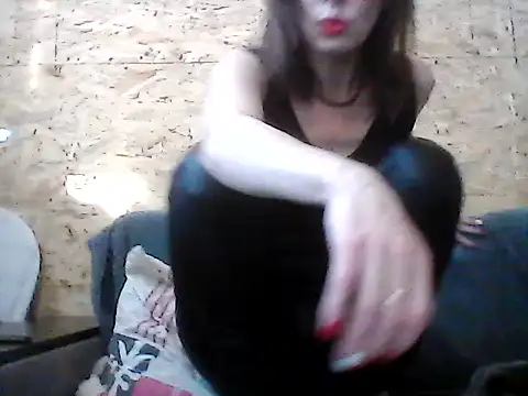 Snapshot of Milana38 chatting on 01/12/26, 01:27 Milana38 online show from 01/12/26, 01:27