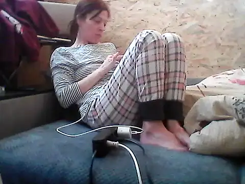 Snapshot of Milana38 chatting on 03/06/26, 02:13 Milana38 online show from 03/06/26, 02:13