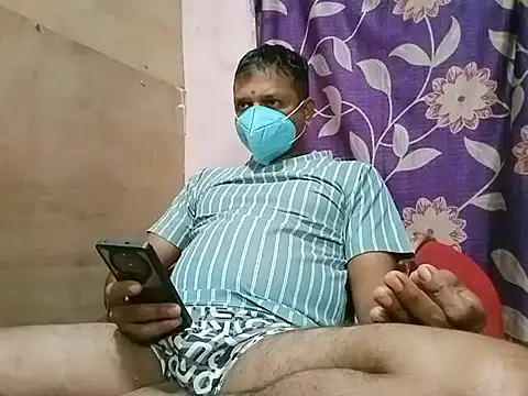 Snapshot of StreetLover_77 chatting on 09/19/25, 03:45 StreetLover 77 online show from 09/19/25, 03:45