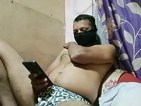 Snapshot of StreetLover_77 chatting on 09/22/25, 03:36 StreetLover 77 online show from 09/22/25, 03:36