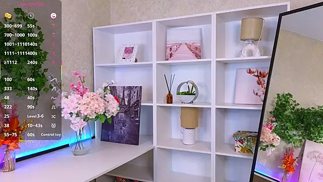 KathrinTith online show from 12/04/25, 11:08