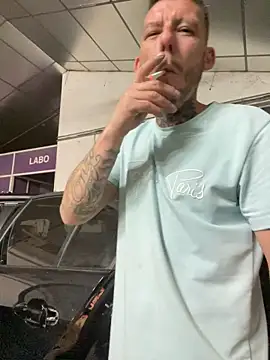 Snapshot of pimousssse chatting on 10/04/25, 01:25 pimousssse online show from 10/04/25, 01:25