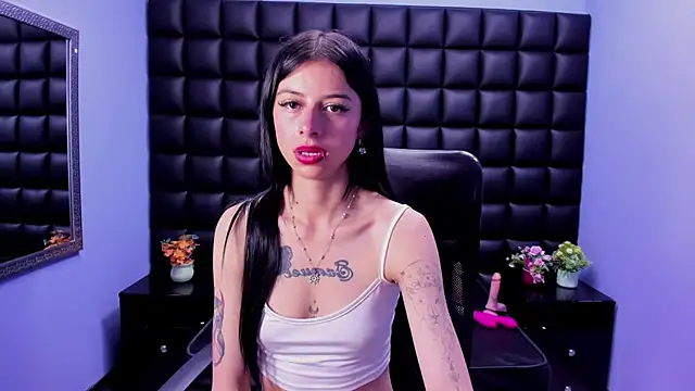 Dulce Miaa  online show from 10/27/25, 03:27