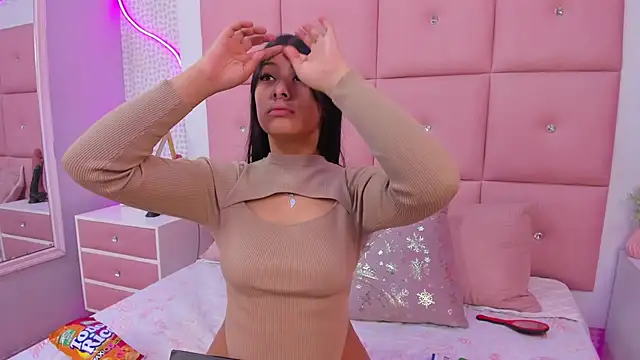 DaisySnugs1 online show from 10/30/25, 12:06