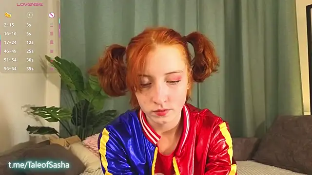 JuanaFriesz online show from 10/31/25, 07:20