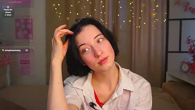 Snapshot of JuanaFriesz chatting on 02/21/26, 09:21 JuanaFriesz online show from 02/21/26, 09:21