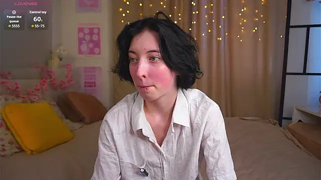 Snapshot of JuanaFriesz chatting on 03/07/26, 09:28 JuanaFriesz online show from 03/07/26, 09:28