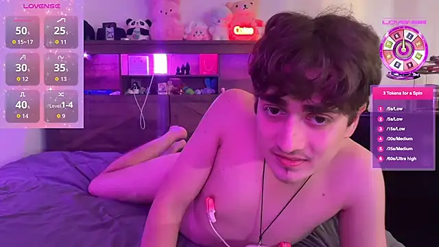 Snapshot of michaeltorrexxx chatting on 03/23/26, 08:24 michaeltorrexxx online show from 03/23/26, 08:24