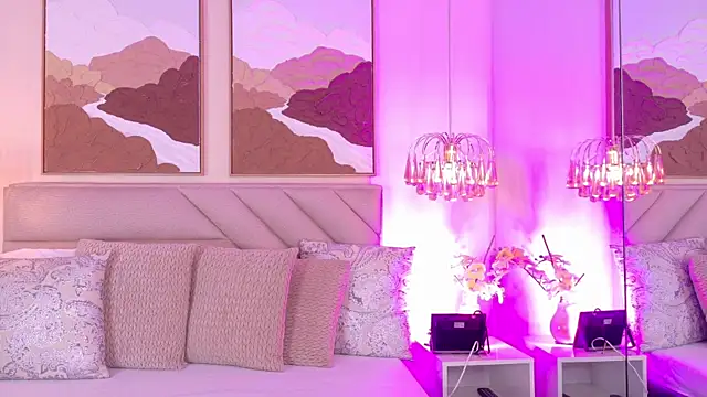 kendalFox  online show from 12/04/25, 01:59