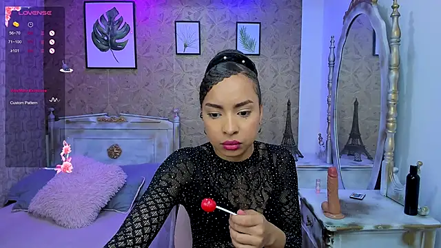 Snapshot of Lucia_jane chatting on 10/06/25, 09:56 Lucia jane online show from 10/06/25, 09:56