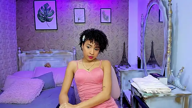 Snapshot of Lucia_jane chatting on 10/22/25, 07:46 Lucia jane online show from 10/22/25, 07:46