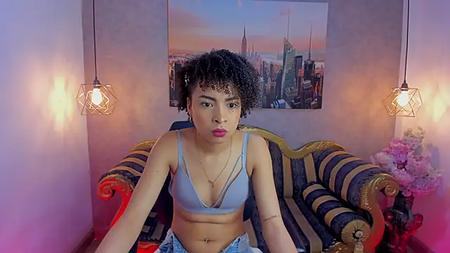 Snapshot of Lucia_jane chatting on 10/24/25, 07:43 Lucia jane online show from 10/24/25, 07:43