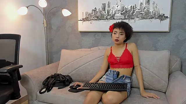 Snapshot of Lucia_jane chatting on 11/13/25, 11:58 Lucia jane online show from 11/13/25, 11:58