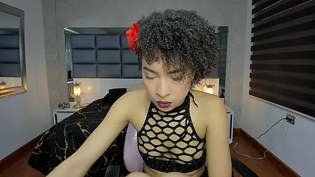 Snapshot of Lucia_jane chatting on 11/22/25, 07:35 Lucia jane online show from 11/22/25, 07:35