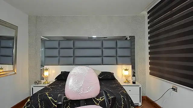 Snapshot of Lucia_jane chatting on 11/26/25, 07:48 Lucia jane online show from 11/26/25, 07:48