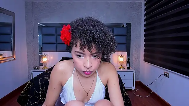 Snapshot of Lucia_jane chatting on 12/04/25, 08:06 Lucia jane online show from 12/04/25, 08:06