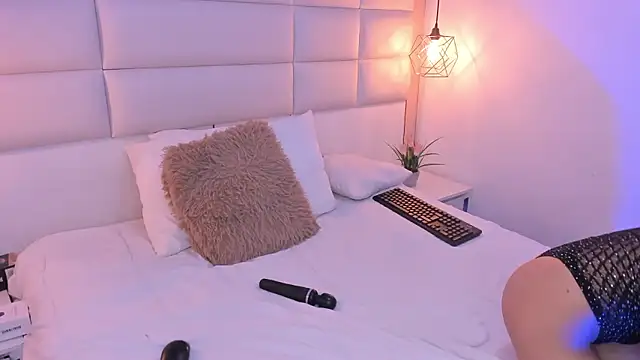 Snapshot of Lucia_jane chatting on 01/17/26, 09:18 Lucia jane online show from 01/17/26, 09:18