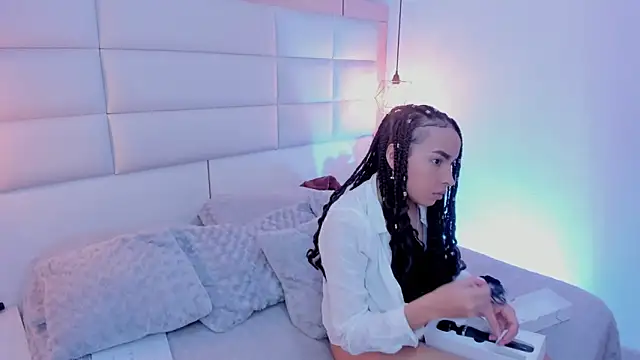 Snapshot of Lucia_jane chatting on 02/08/26, 10:02 Lucia jane online show from 02/08/26, 10:02