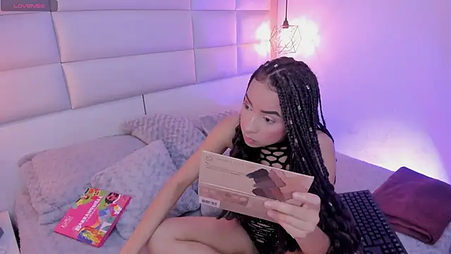 Snapshot of Lucia_jane chatting on 02/11/26, 08:58 Lucia jane online show from 02/11/26, 08:58