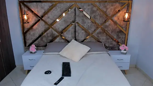 Lucia jane online show from 04/26/26, 08:28
