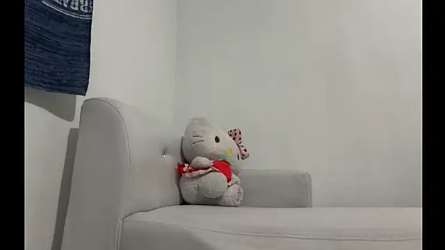 Snapshot of aliciia_23 chatting on 09/19/25, 03:41 aliciia 23 online show from 09/19/25, 03:41