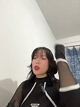 aliciia 23 online show from 11/11/25, 12:32