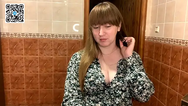 MaroonMoon  online show from 09/19/25, 07:25