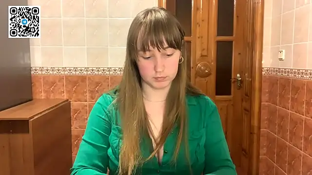 MaroonMoon  online show from 10/06/25, 07:33