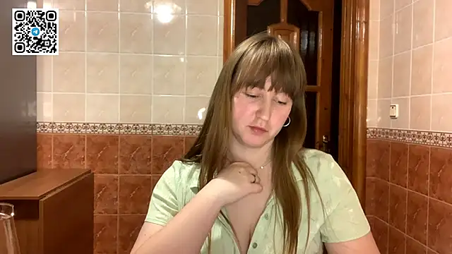 MaroonMoon  online show from 10/23/25, 07:34