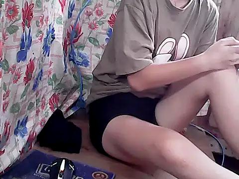 pinay-momm1682 online show from 04/26/26, 06:33