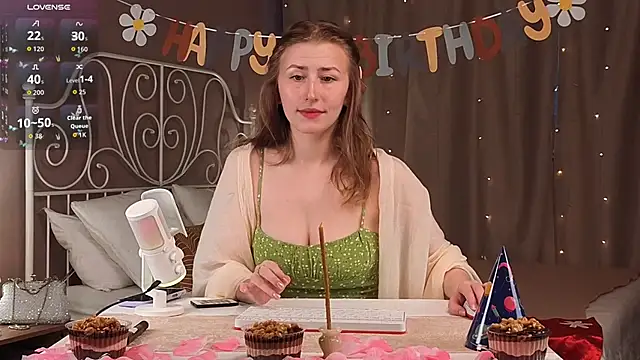 Snapshot of VesperaCeleste chatting on 10/19/25, 05:41 VesperaCeleste online show from 10/19/25, 05:41