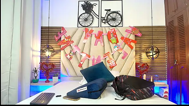 elizawiliamst online show from 09/15/25, 12:05