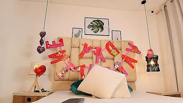 elizawiliamst online show from 09/19/25, 12:06