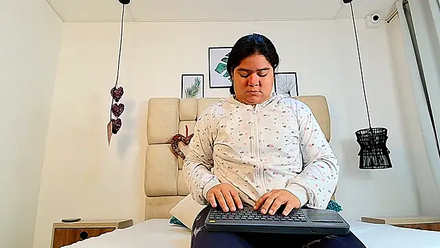 elizawiliamst online show from 09/27/25, 11:48