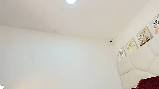 elizawiliamst online show from 04/08/26, 12:16