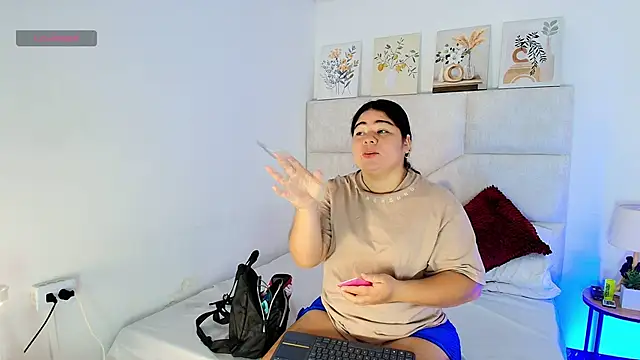 elizawiliamst online show from 06/12/26, 12:15