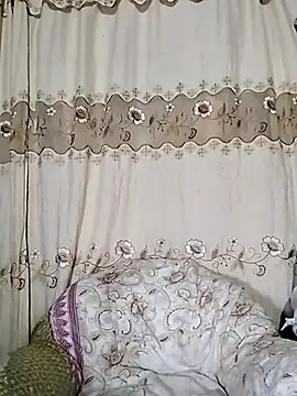 Vyxen   online show from 12/18/25, 04:18