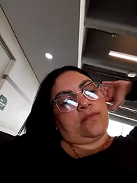 tiffany Johnson1 online show from 10/30/25, 06:30