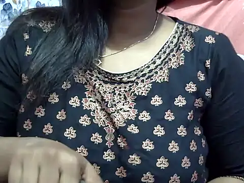 Snapshot of Rooshami_hot01 chatting on 10/12/25, 05:06 Rooshami hot01 online show from 10/12/25, 05:06