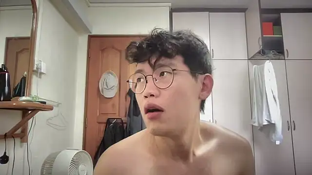 Snapshot of Passionatetwink2 chatting on 09/21/25, 04:58 Passionatetwink2 online show from 09/21/25, 04:58