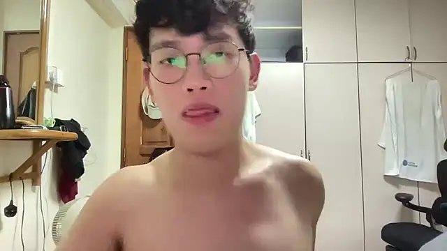 Snapshot of Passionatetwink2 chatting on 09/25/25, 10:19 Passionatetwink2 online show from 09/25/25, 10:19